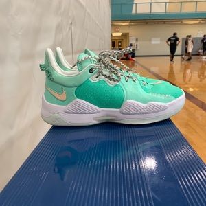 Nike PG 5
